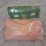انواع کیف های دوشی و دستی در رنگ  طرح های مختلف تعداد محدود ‌مگسی ال وی ساده و ….